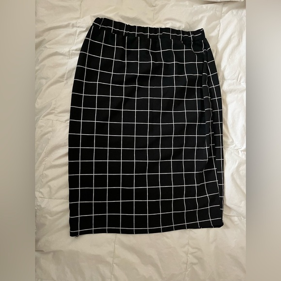 Boohoo Grid Pencil Skirt - Picture 2 of 3